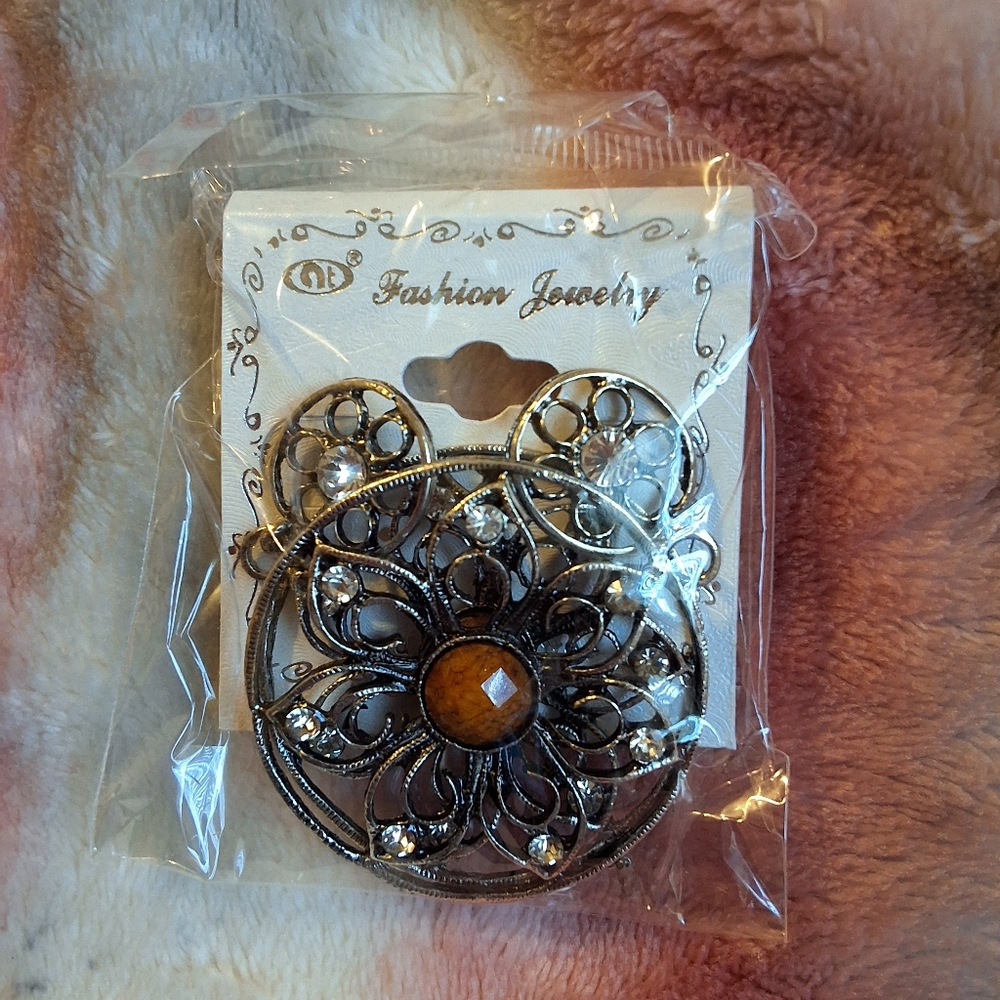 NWT FASHION JEWELRY EARRINGS